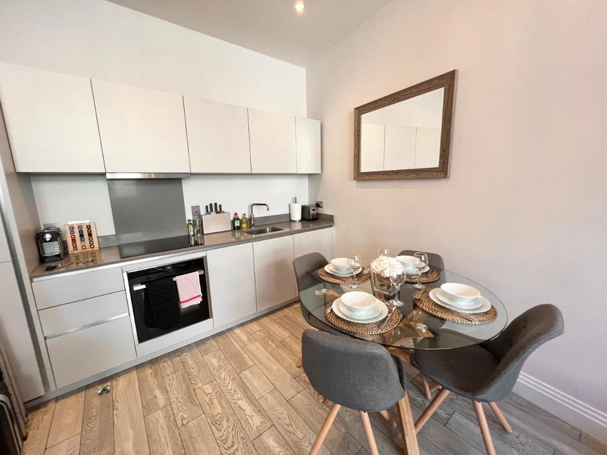 Urban Living'S - Windsor Castle Luxury Apartments ภายนอก รูปภาพ