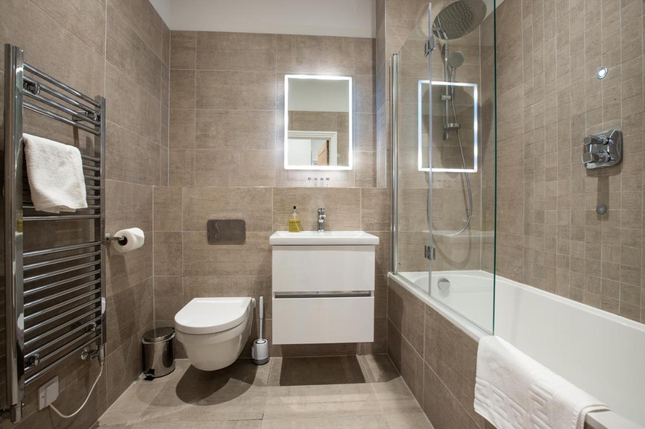 Urban Living'S - Windsor Castle Luxury Apartments ภายนอก รูปภาพ