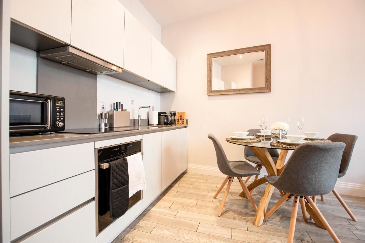 Urban Living'S - Windsor Castle Luxury Apartments ภายนอก รูปภาพ